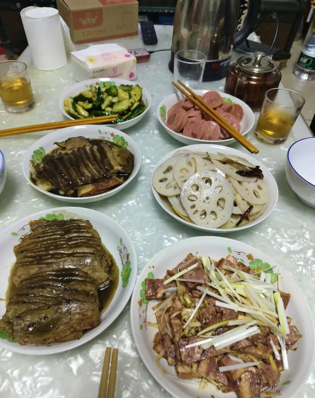 六个人点几个菜合适(六个人几个菜合适几热几凉)