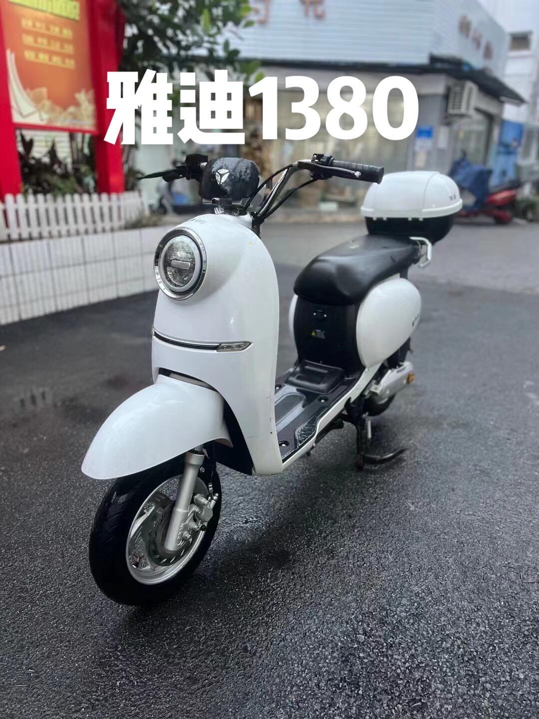 雅迪电动车报价及图片(雅迪电动车所有车型价格72v50安)