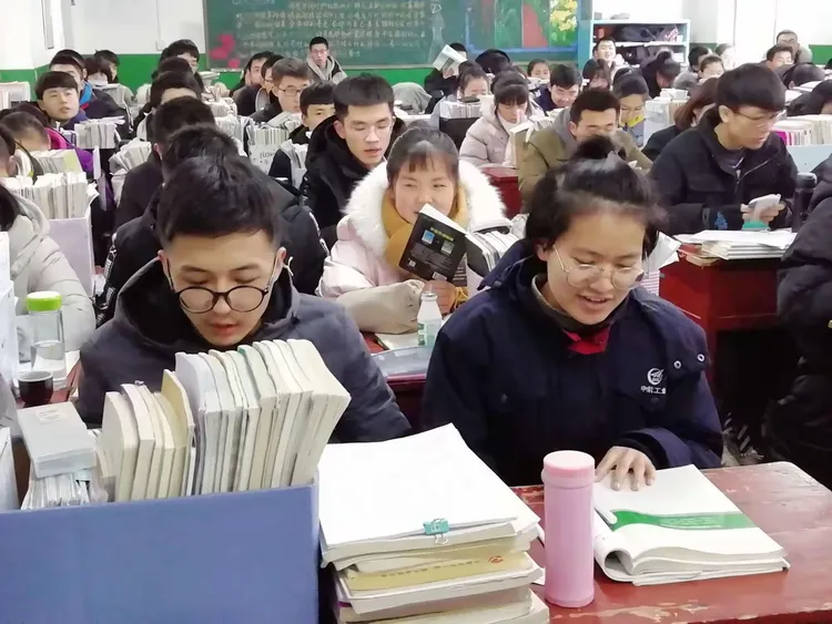 梦见上课迟到(梦见上课迟到了是什么预兆)