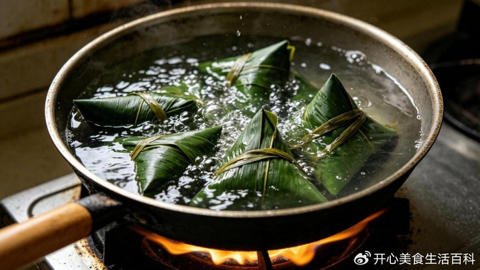 刚煮熟的粽子需要放冷水里吗(刚煮熟的粽子需要放冷水里吗多久)