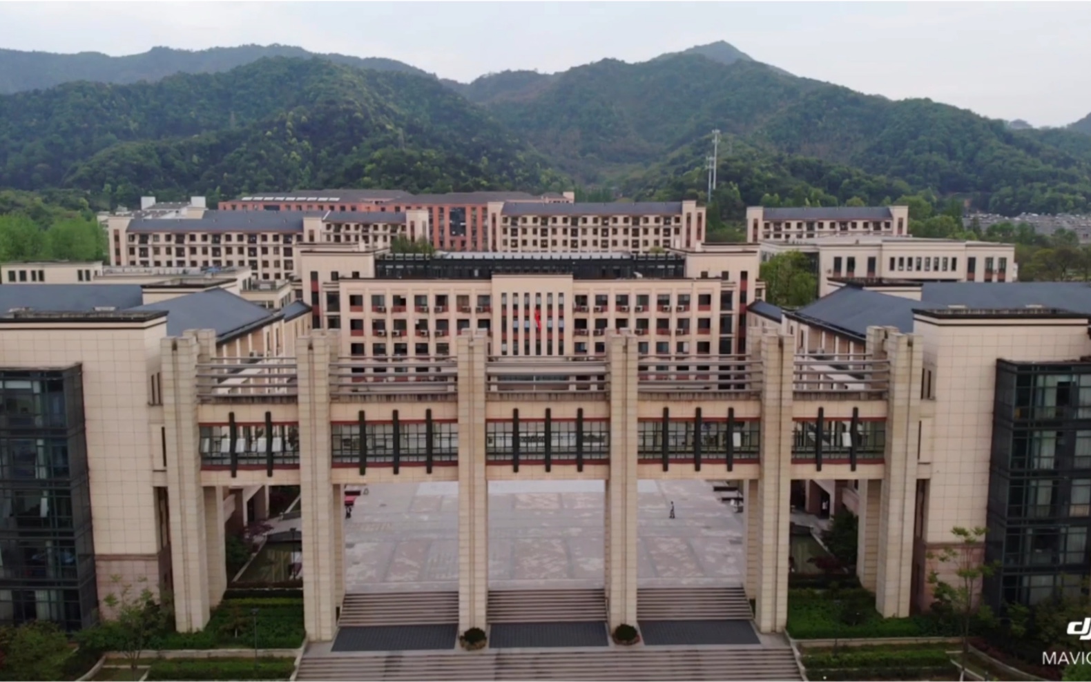 杭州外国语学校难进吗(杭州外国语学校难进吗现在)