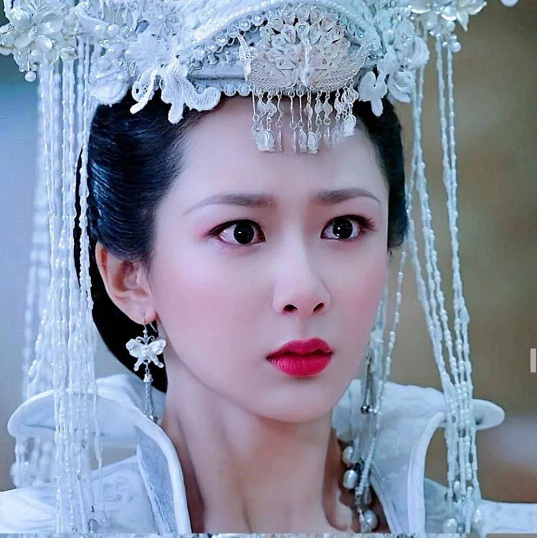 邝露扮演者(香蜜沉沉烬如霜邝露扮演者)