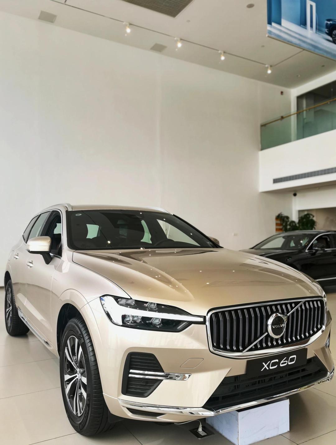 沃尔沃xc60报价及图片2022(沃尔沃XC60报价及图片大全价格表)