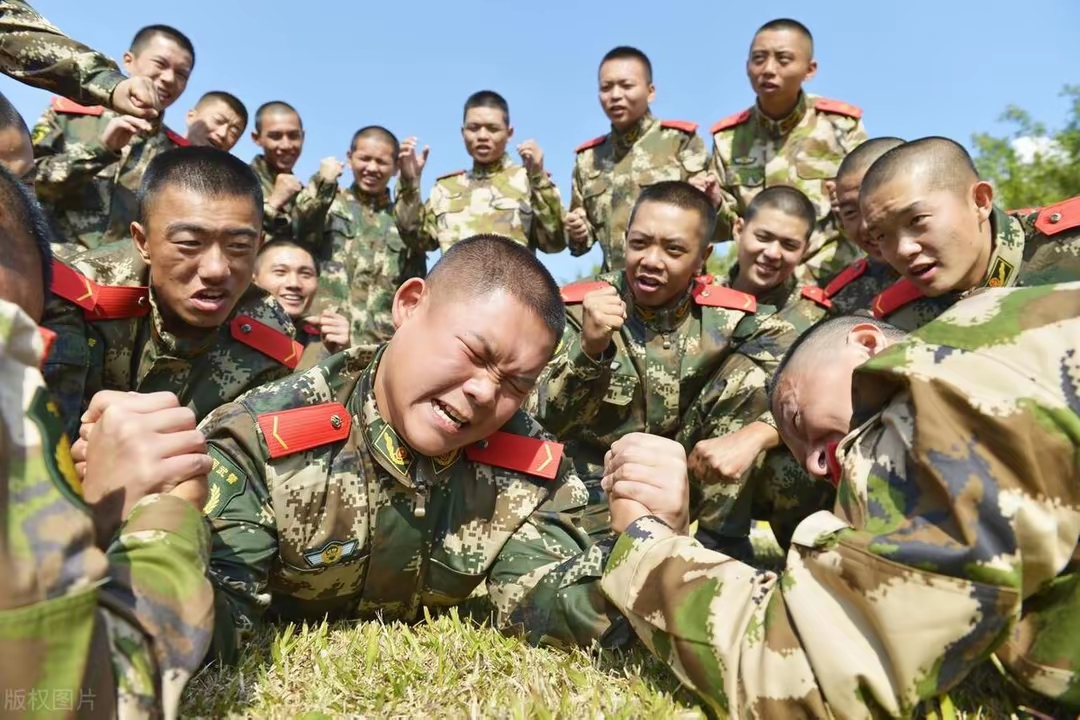当兵5年出来都干嘛了(当兵五年在里面干些什么)