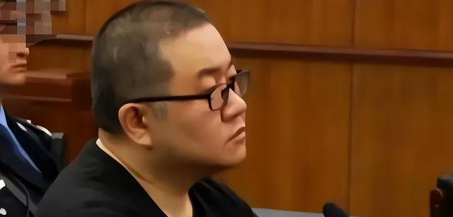 孙小果亲父为什么没人敢说(孙小果亲父为什么没人敢说他的坏话)