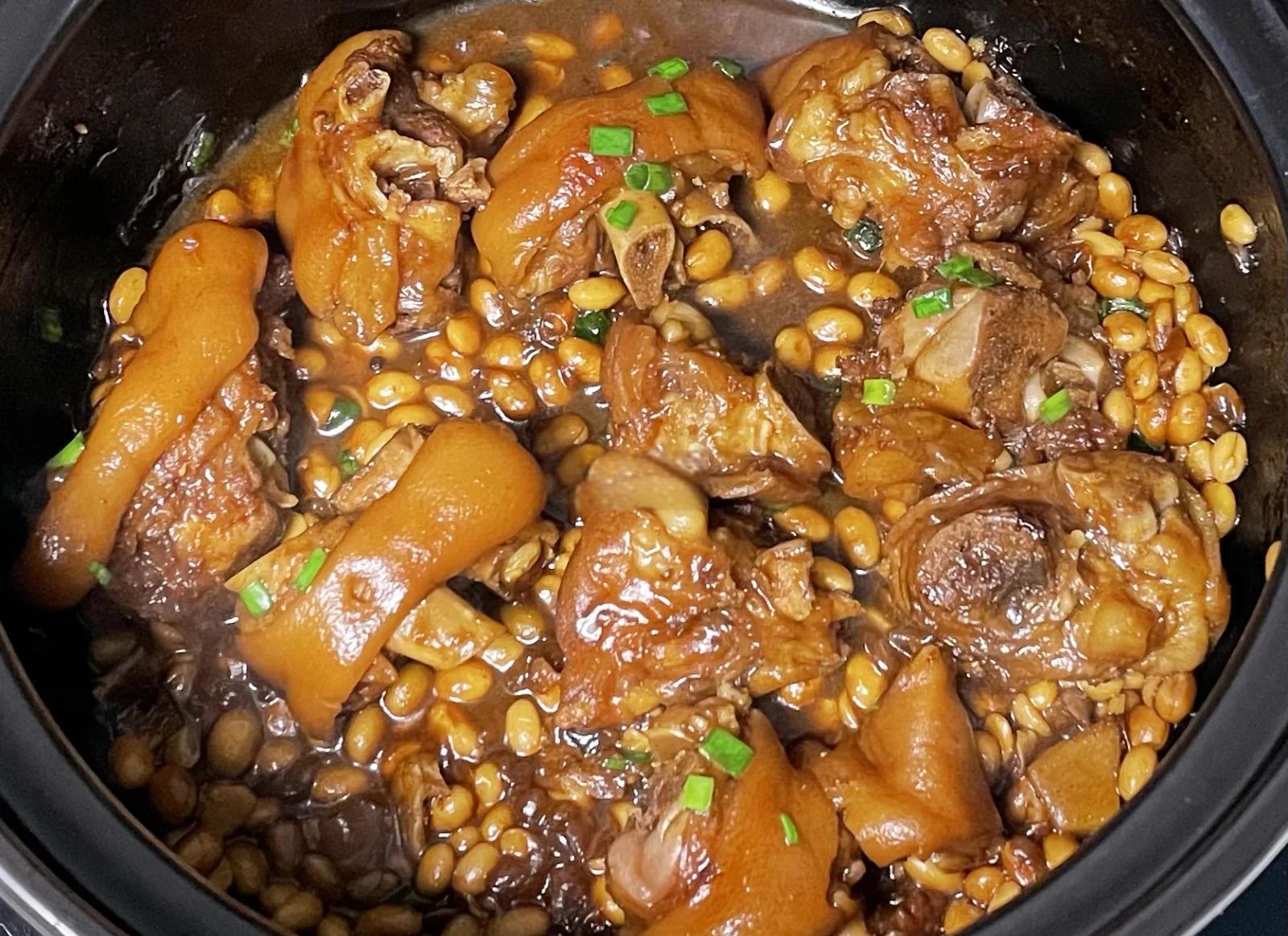 黄豆要泡多久炖猪蹄(黄豆要泡多久炖猪蹄可以用热水泡吗)