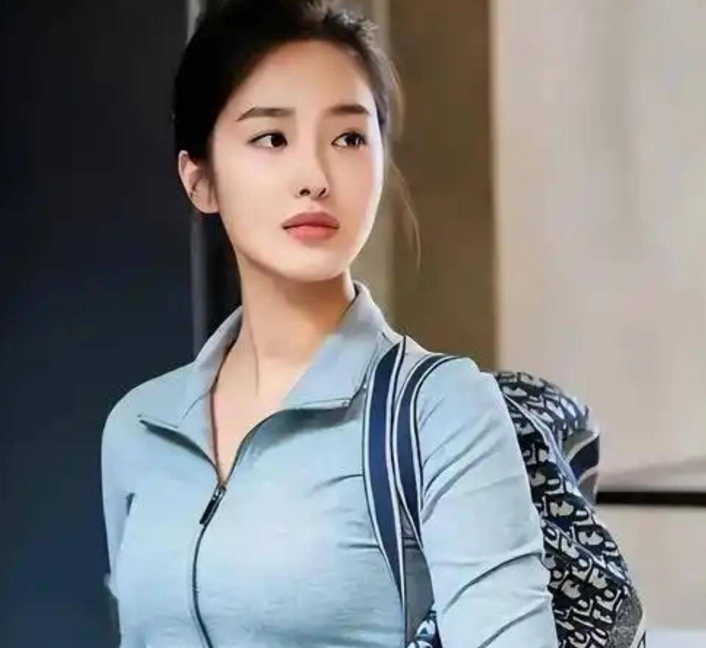 杨采钰和陈金飞卫生间(杨采钰为啥与陈金飞在一起)