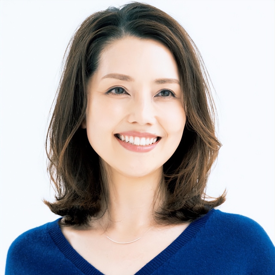 35一40岁发型减龄好看(免费扫一扫测脸型配发型软件)