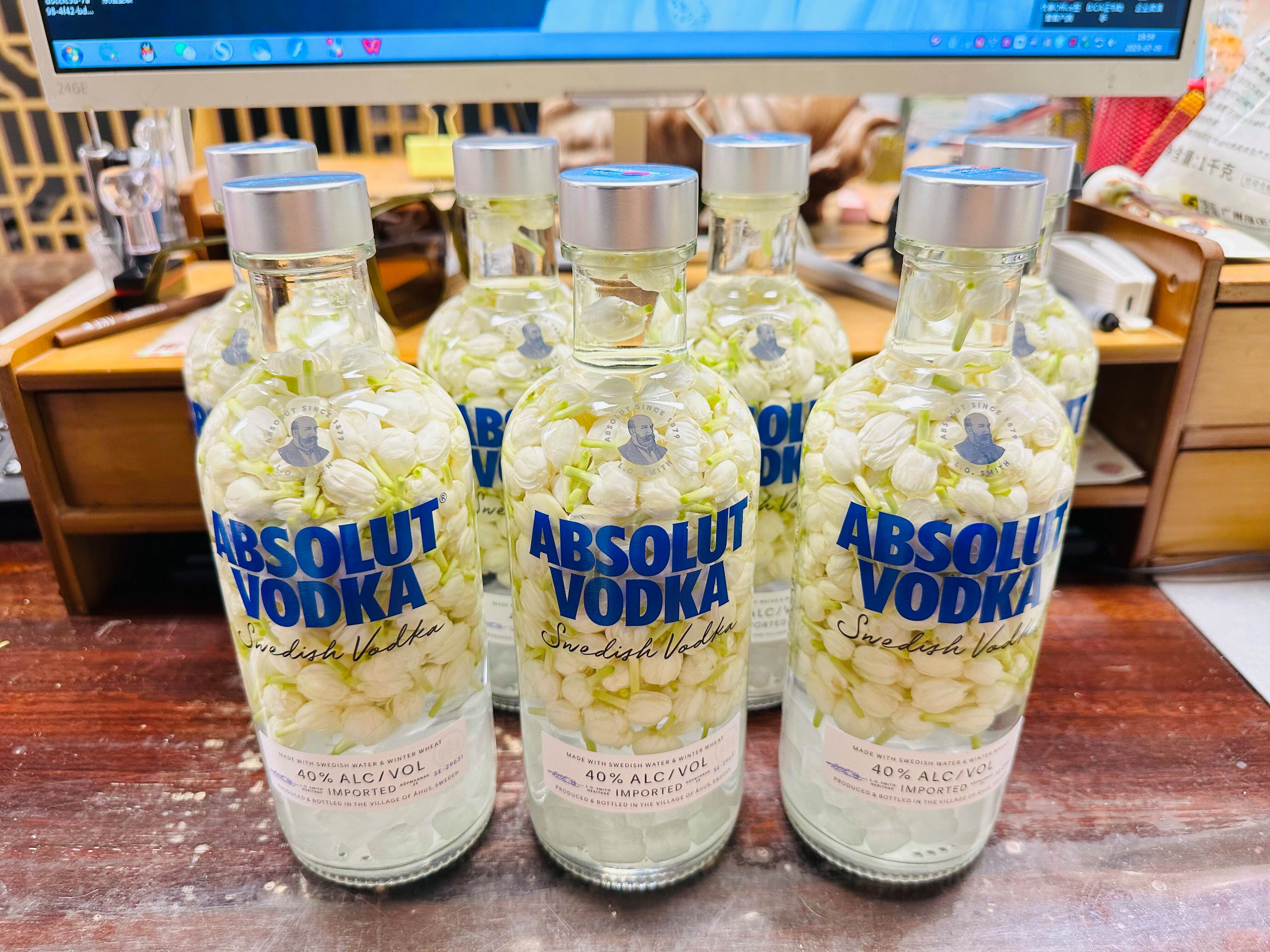 伏特加和白酒哪个更容易醉(伏特加和白酒哪个好喝百度知道)
